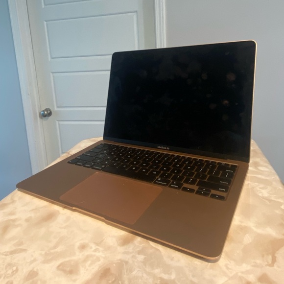 2020 MacBook Air (M1) in Rose Gold